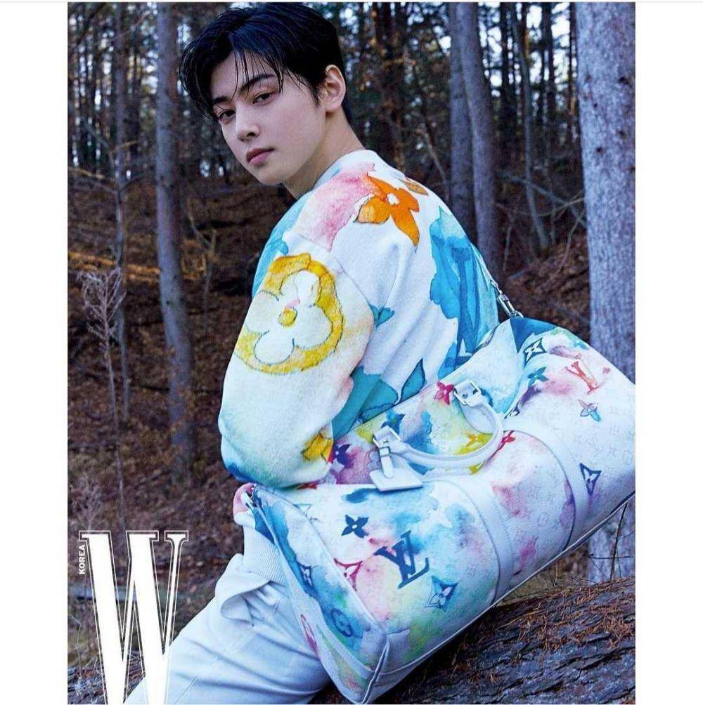 Instagram.com/eunwo.o_c