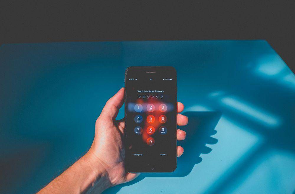 Ilustrasi smarthphone. Sumber: Unsplash.com/neONBRAND