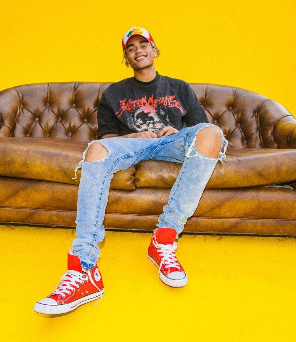 gaya kasual Zion Kuwonu (instagram.com/zionkuwonu)