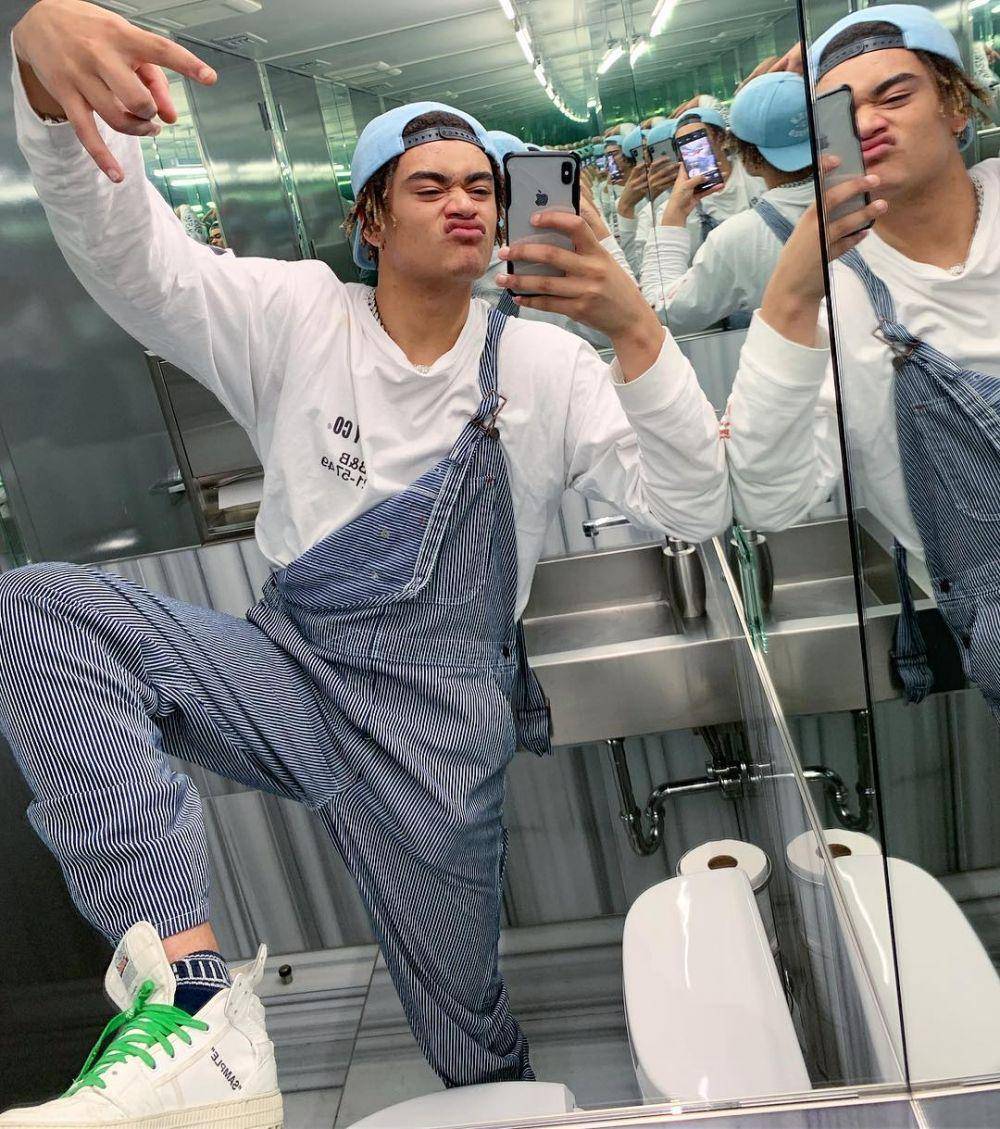 gaya kasual Zion Kuwonu (instagram.com/zionkuwonu)
