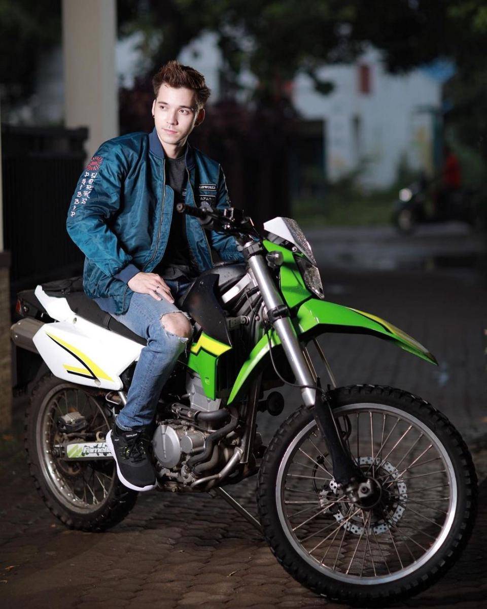 Stefan William saat syuting (instagram.com/stefannwilliam)