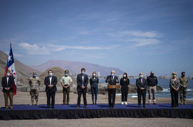 Presiden Chile Sebastian Pinera saat mengumumkan UU baru di Iquique, Chile. (twitter.com/sebastianpinera)