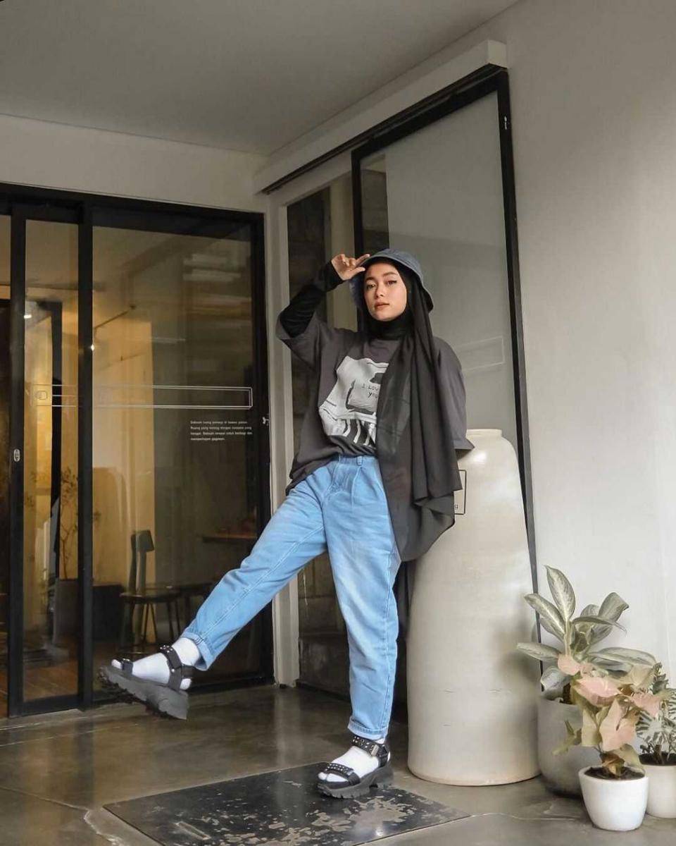 outfit 'cewek mamba' (instagram.com/deanahanifaaa)