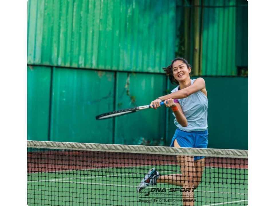 9 Potret Keseruan Artis saat Bermain Tenis, Bugar Abis!