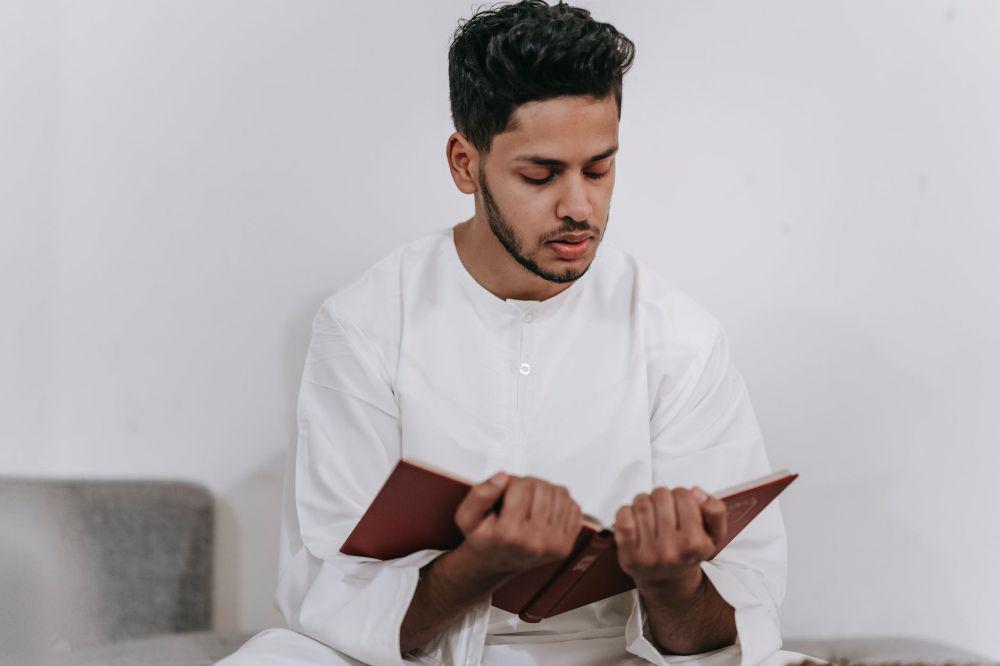 Surat At-Tahrim Ayat 1-12 Arab: Arti, Kandungan dan Keutamaan