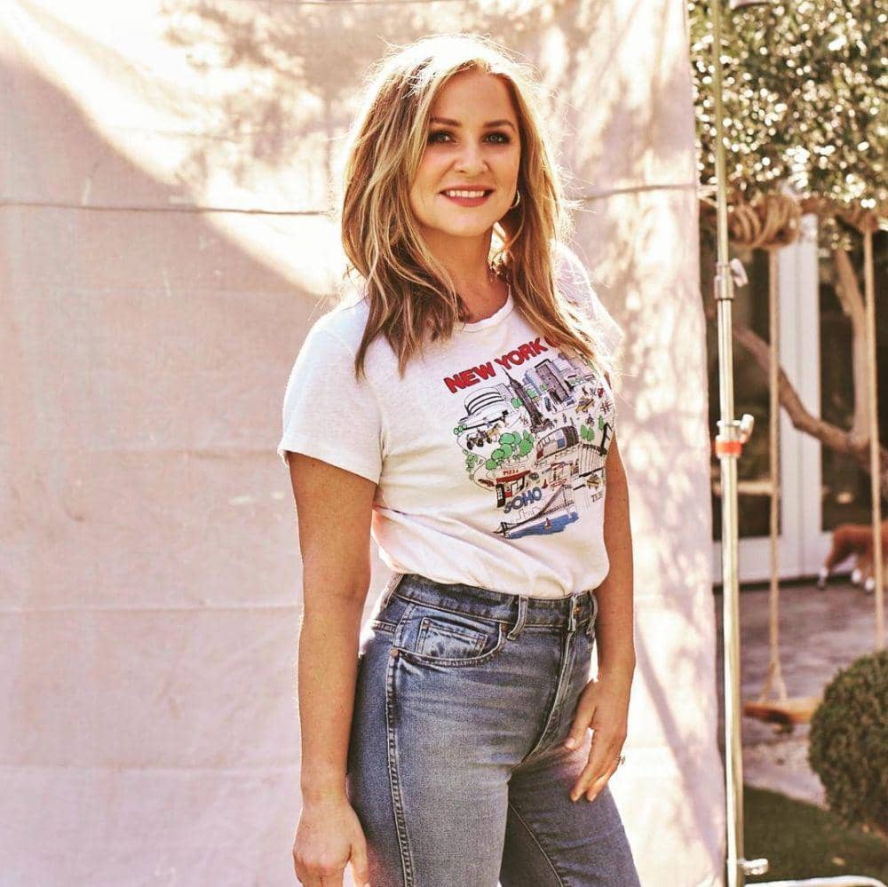 instagram.com/jessicacapshaw