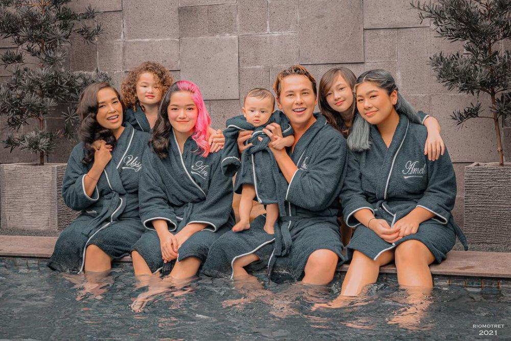 Cowok Satu-satunya, 10 Anak Artis Ini Jadi Kesayangan di Rumah