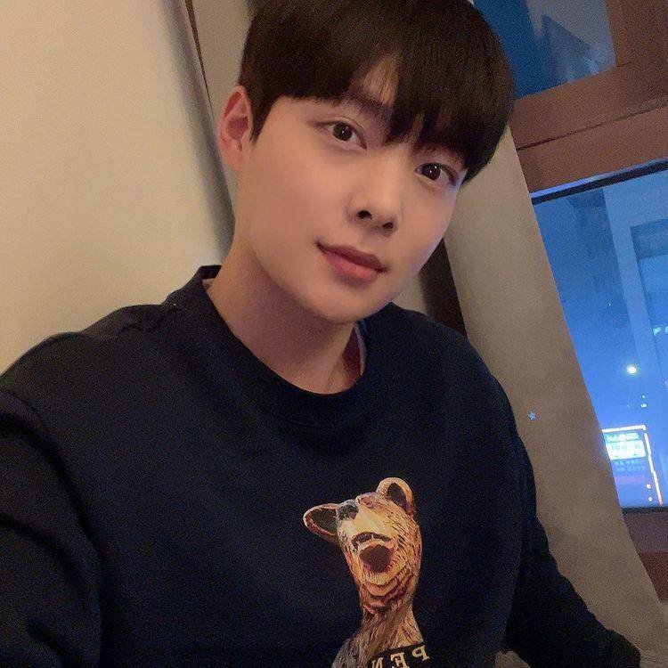 instagram.com/mingi_1122