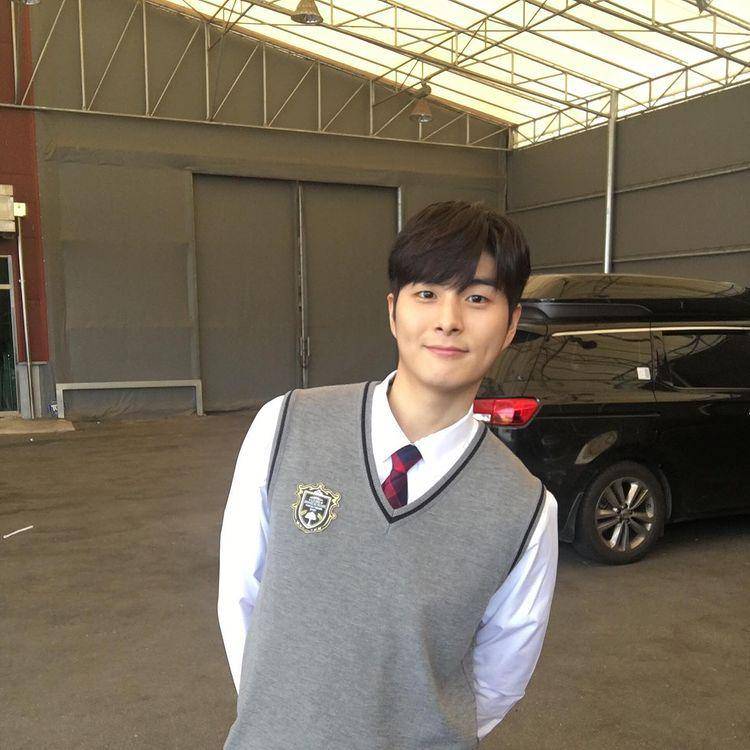 instagram.com/jrjswn