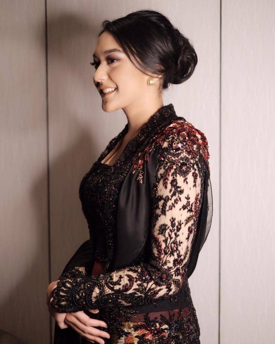instagram.com/putri_tanjung