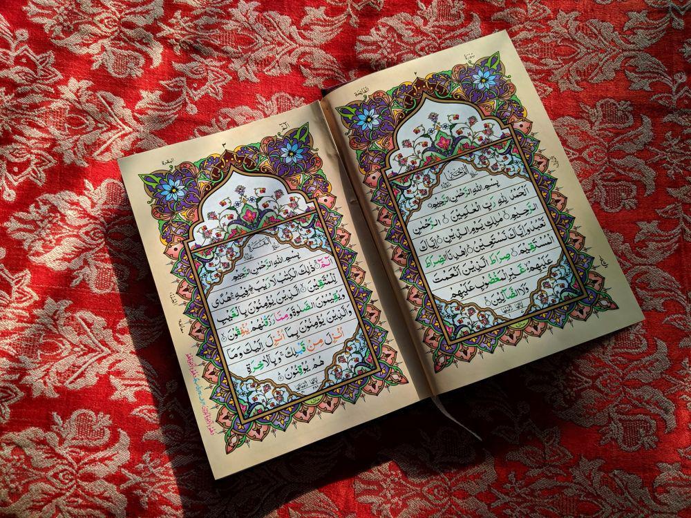 Surat Al-Qadr Ayat 1-5 Arab: Arti, Kandungan, dan Keutamaan