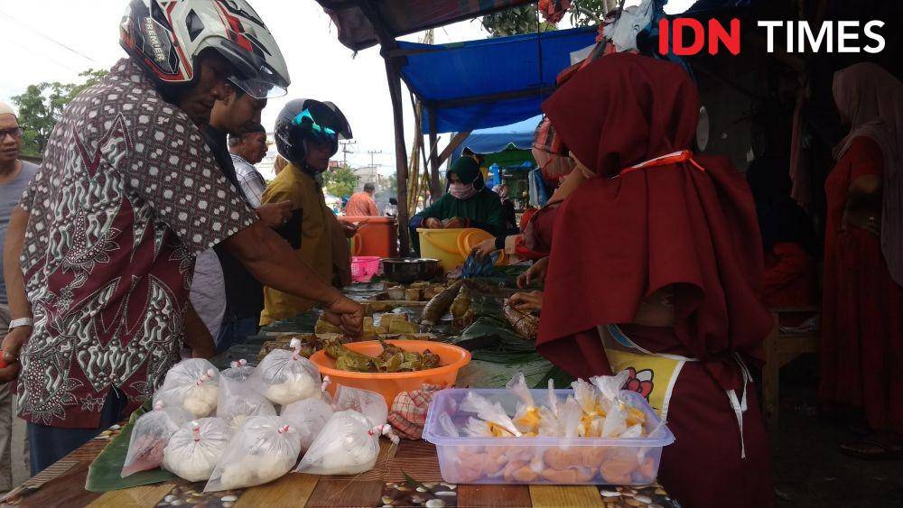 Lemang Wak Wak Hafsah di Banda Aceh (IDN Times/Muhammad Saifullah)