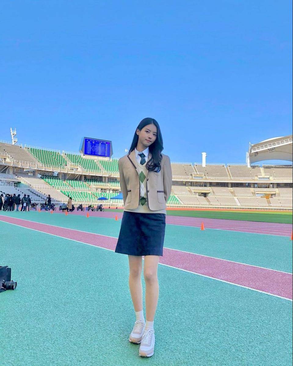 instagram.com/nayoung_lim95