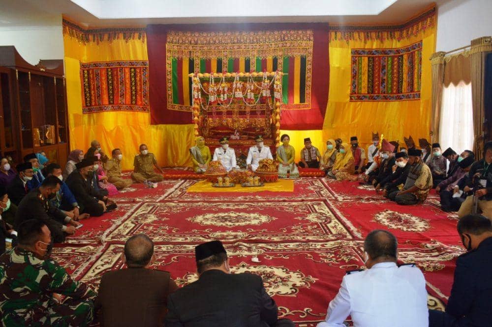 Wali Kota Sibolga Jamaluddin dan wakilnya Pantas saat syukuran di Rumah Dinas Wali Kota Sibolga 1 Maret 2021 lalu (Sibolgakota.go.id)