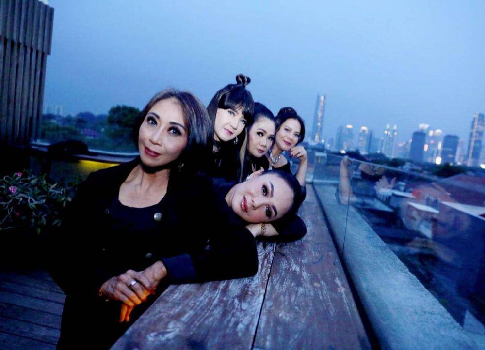 @akrom_sukarya via instagram.com/vinapanduwinata_real