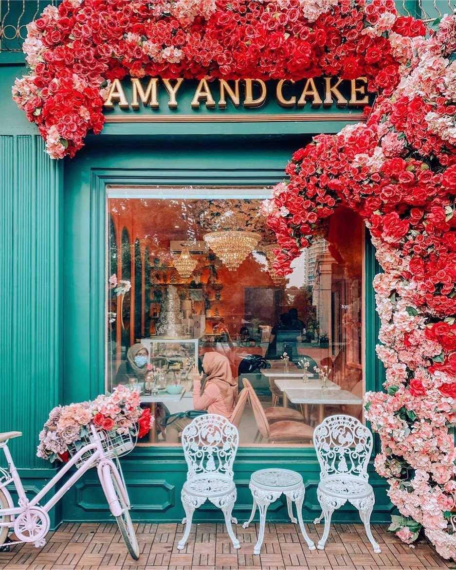 instagram.com/shopfrontspoetry