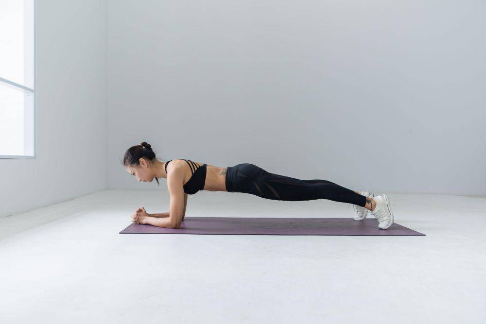 ilustrasi plank (pexels.com/@823sl)