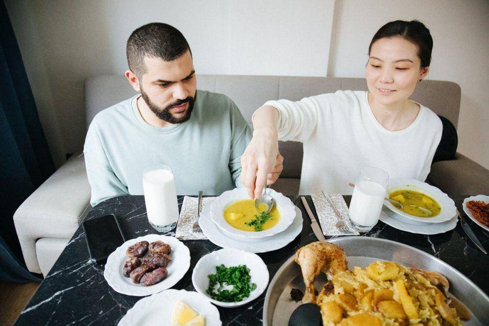 ilustrasi berbuka puasa (pexels.com/Meruyert Gonullu)