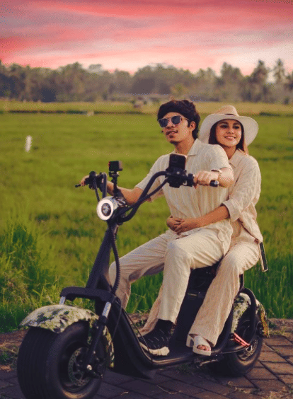 10 Potret So Sweet Aurel dan Atta Saat Kompak Kenakan Baju Pasangan