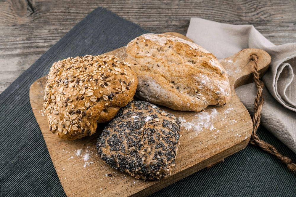 ilustrasi roti yang menggunakan flaxseed (unsplash.com/wesual click)