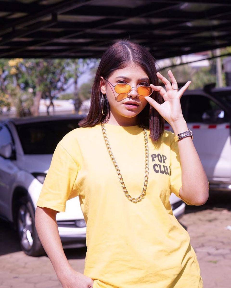 Sara Fajira Memakai Kacamata (instagram.com/sarafajira)