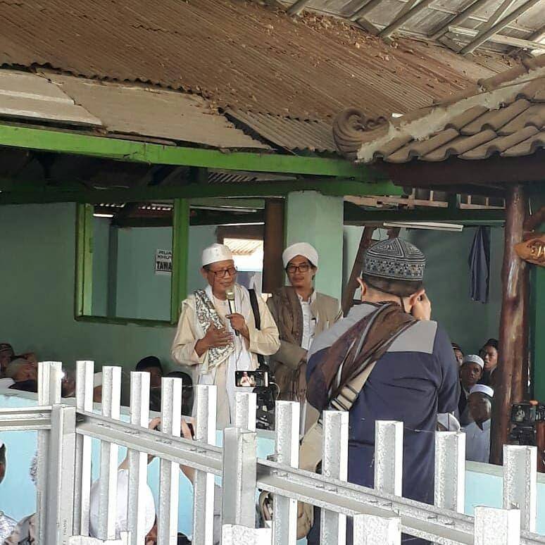 Makam Eyang Dalem Ibrahim Cipatik. instagram.com/regi_madani