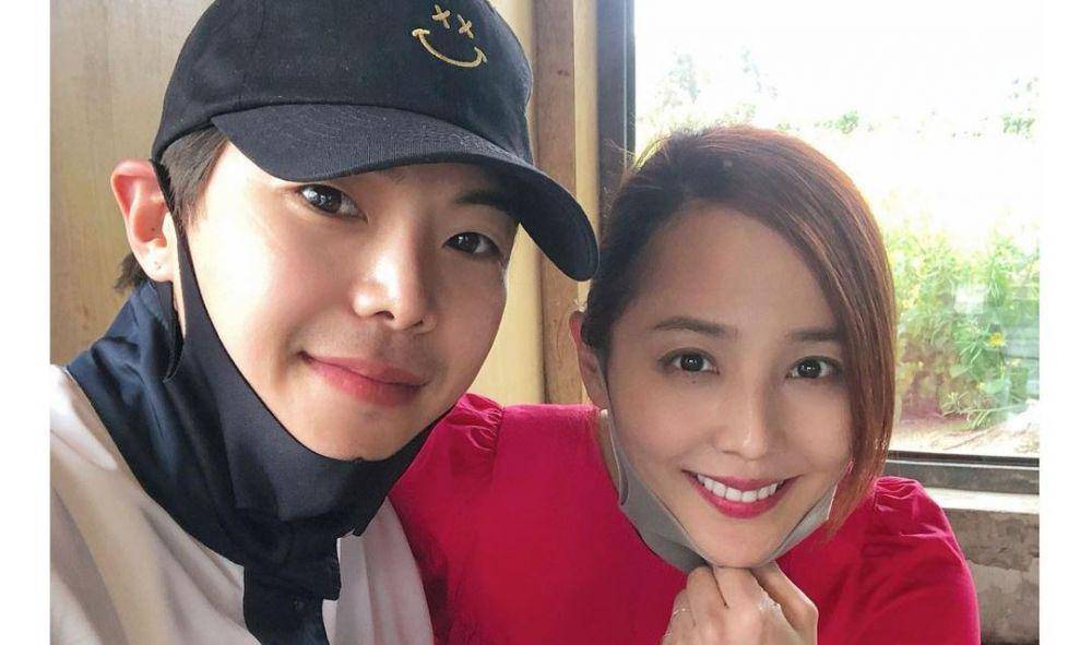 Bertemu Kembali, 9 Potret Reuni Manis Park Eun Seok dan Eugene di Jeju