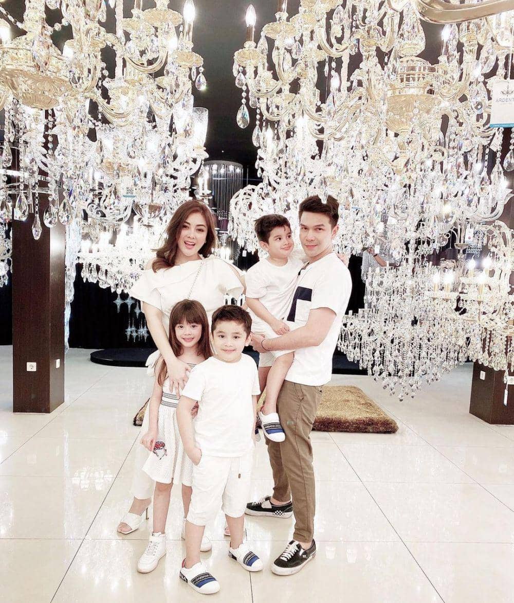 Jonathan Frizzy (instagram.com/ijonkfrizzy)