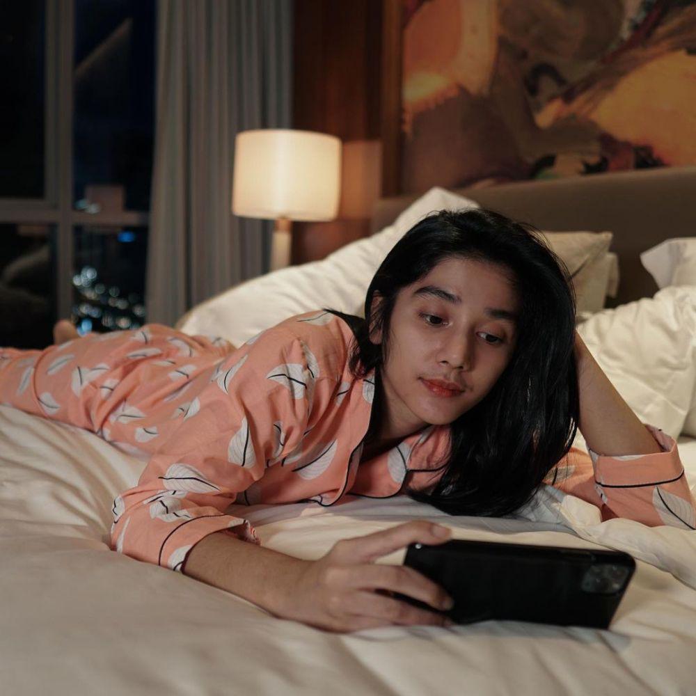 Selalu Paripurna! 10 Potret Manis Fanny Ghassani Kenakan Baju Tidur