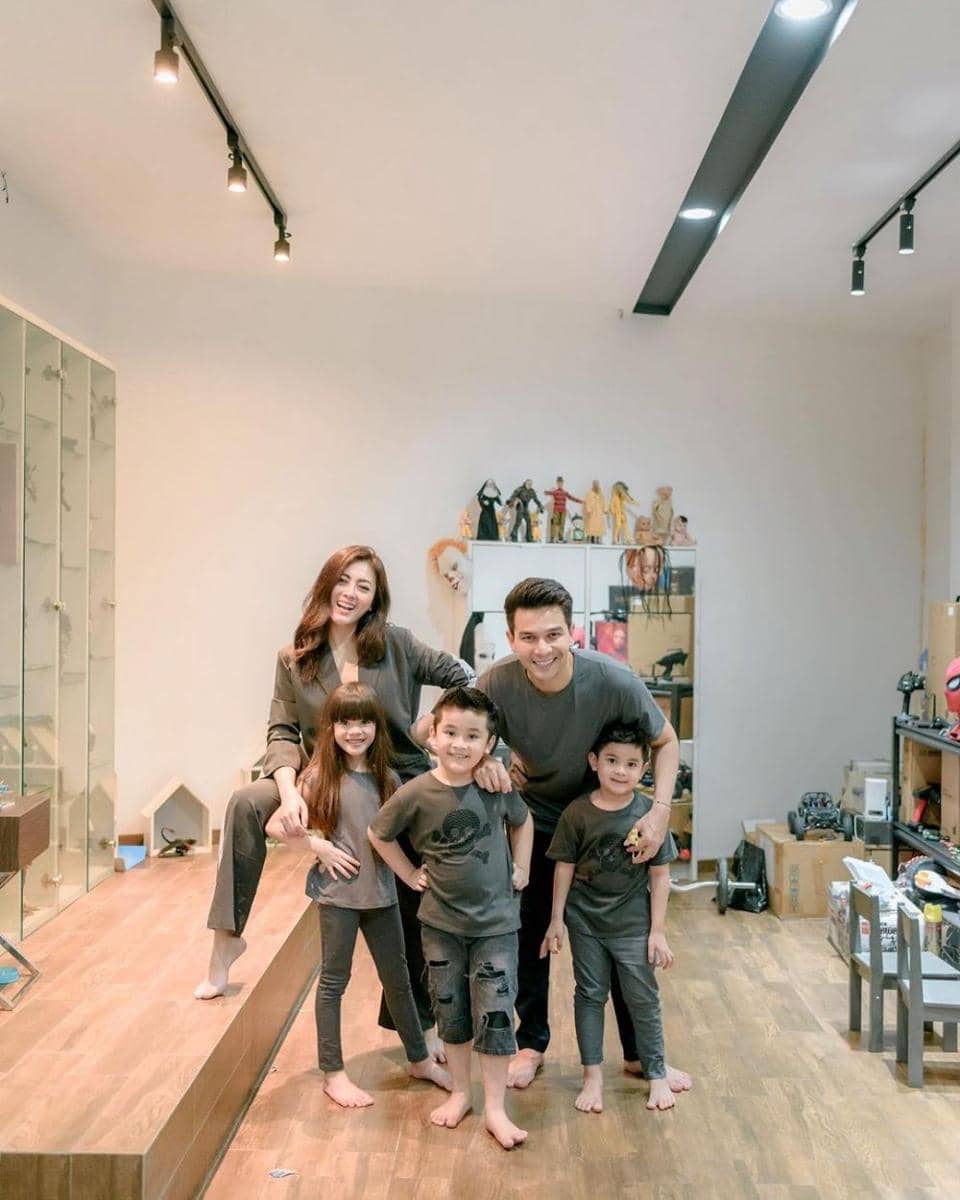 Jonathan Frizzy (instagram.com/ijonkfrizzy)