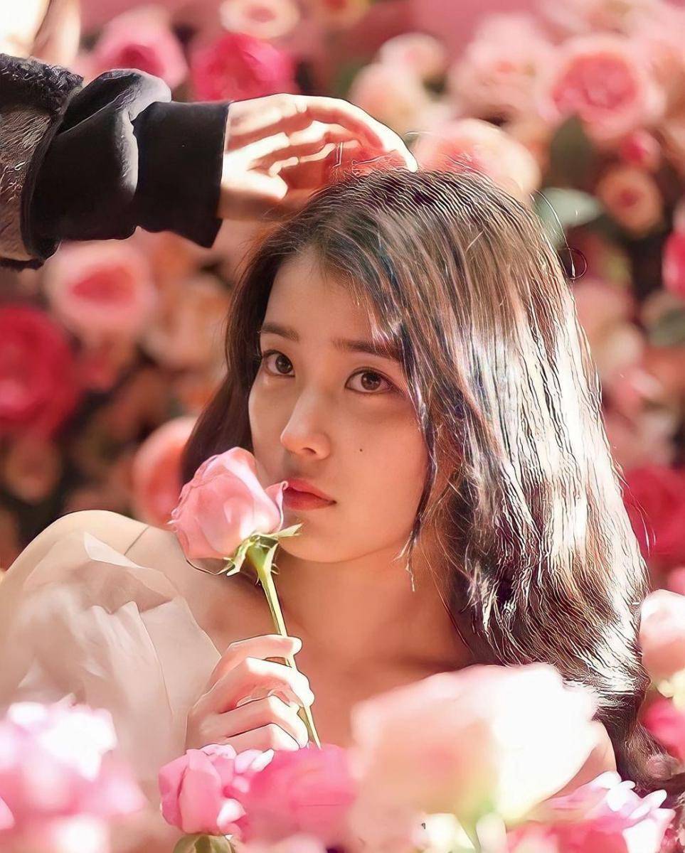 instagram.com/jieuniese