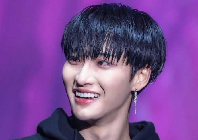 Bikin Siapa pun Terpikat, Ini 9 Potret Senyum Khas Seonghwa ATEEZ
