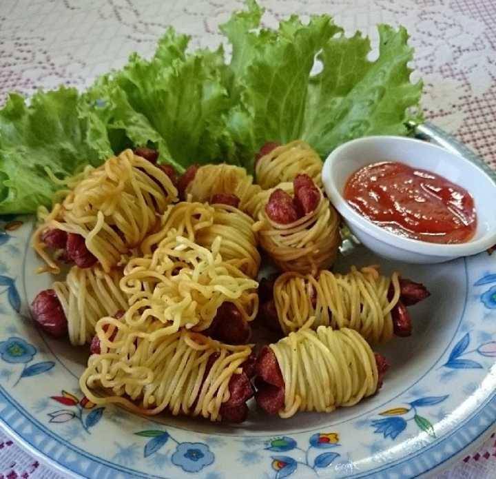 sosis gulung mi (instagram.com/matahariitari)