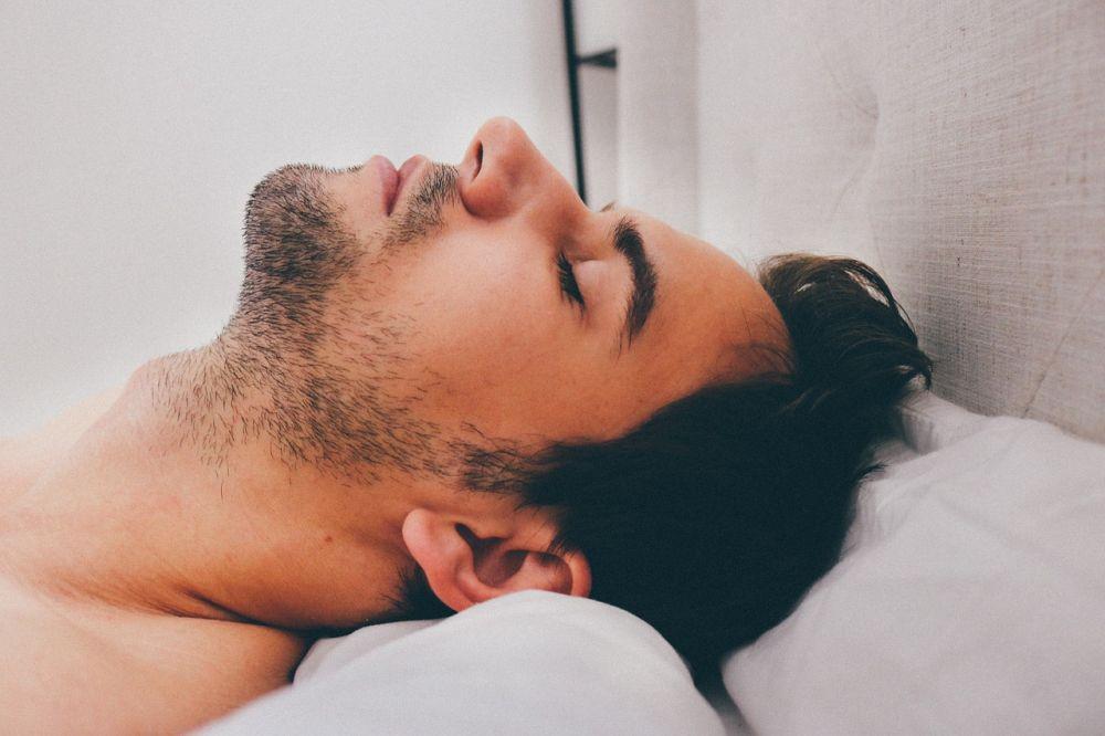 6 Risiko Bahaya Jika Kamu Langsung Tidur setelah Sahur