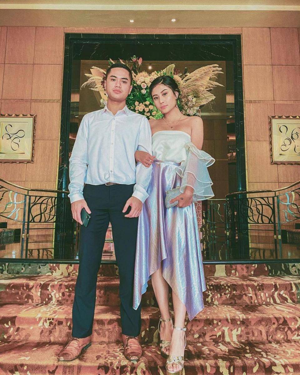 instagram.com/awkarin