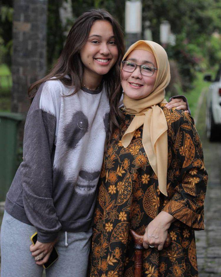 Instagram.com/ucy_bingslamet