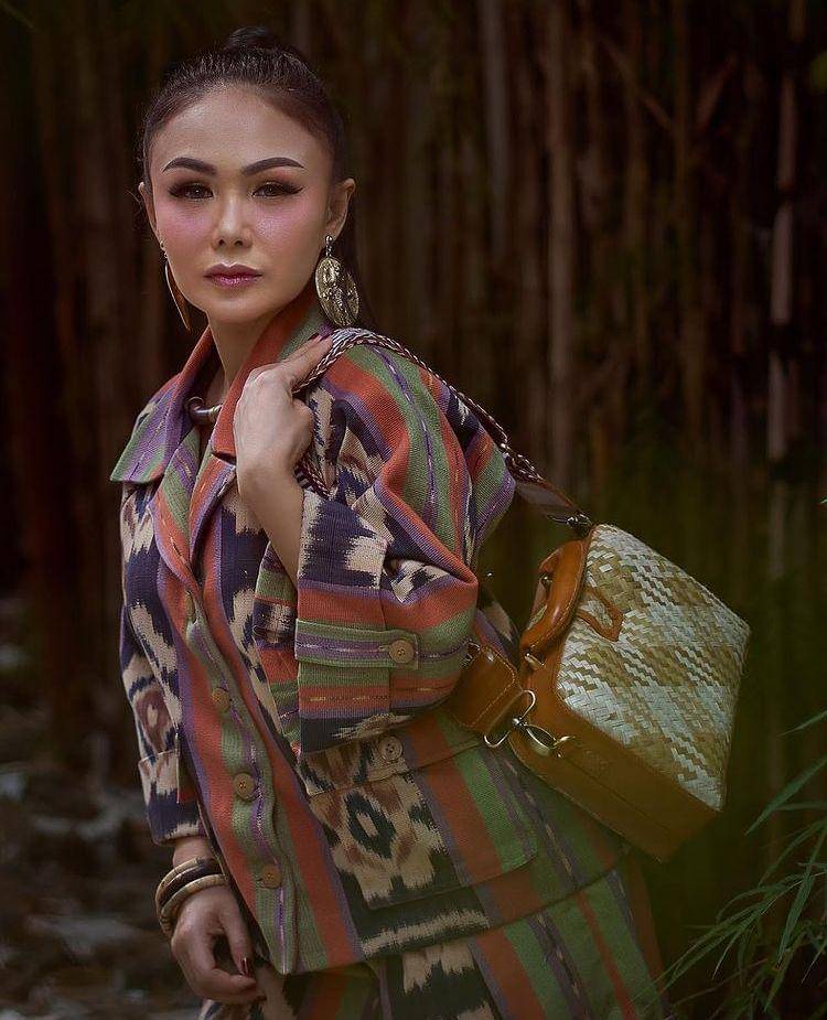 Instagram.com/yunishara36/