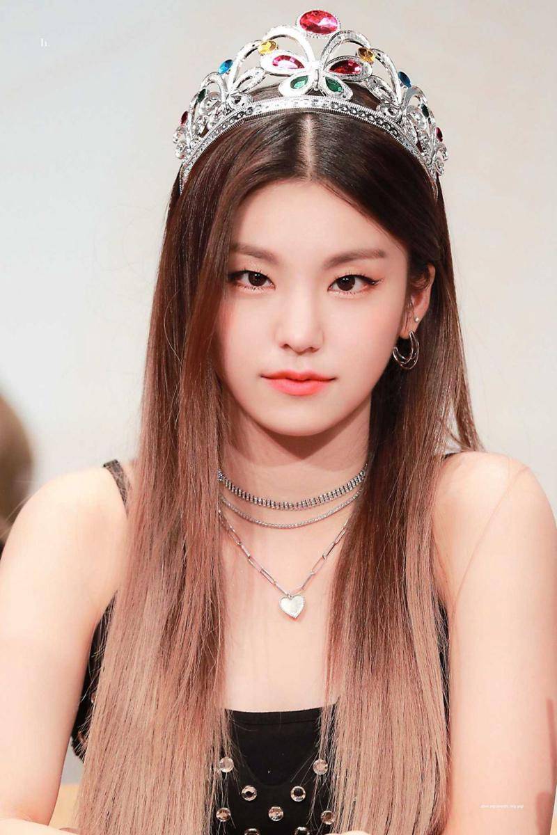 twitter.com/lunayeji