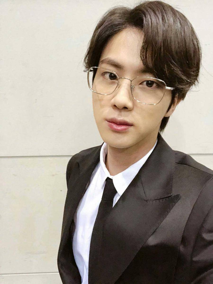 twitter.com/BTS_twt