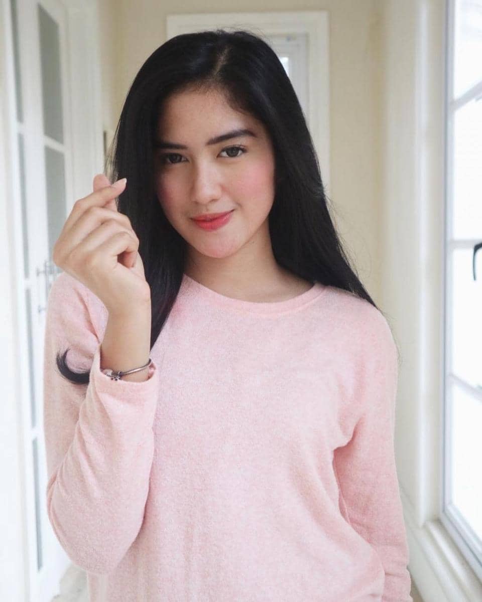 instagram.com/ochi24