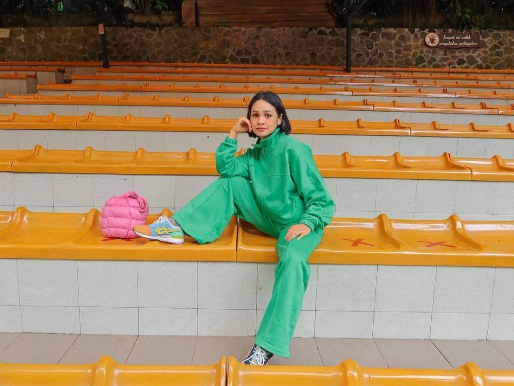 Colourful, 10 Potret Andien Aisyah dengan Outfit Cerah