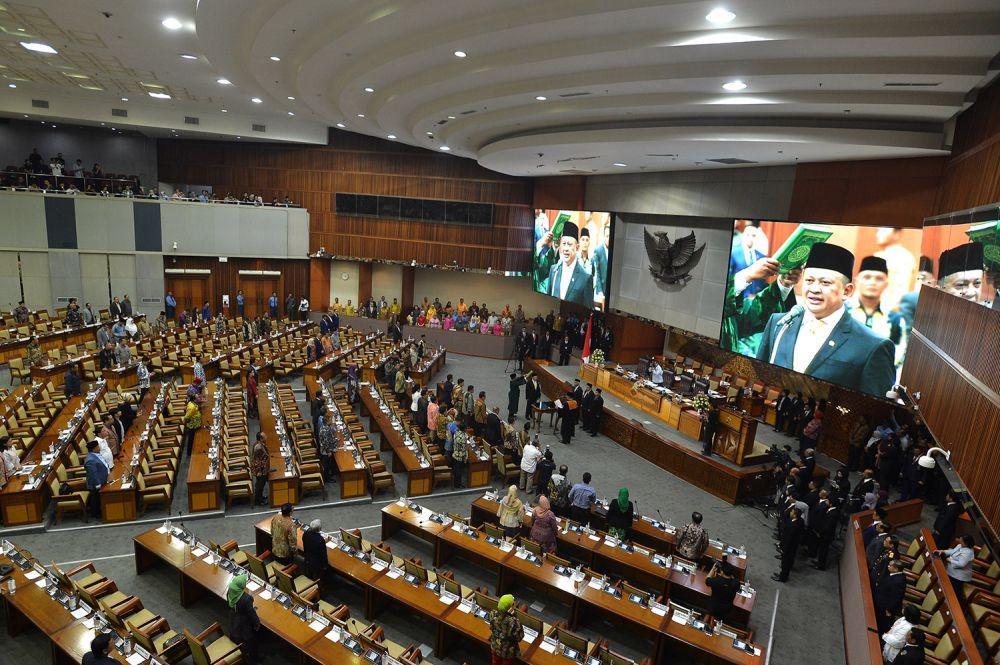 Tuai Kritik, DPR-Pemerintah Tetap Bahas RUU Sektor Keuangan Tahun Ini