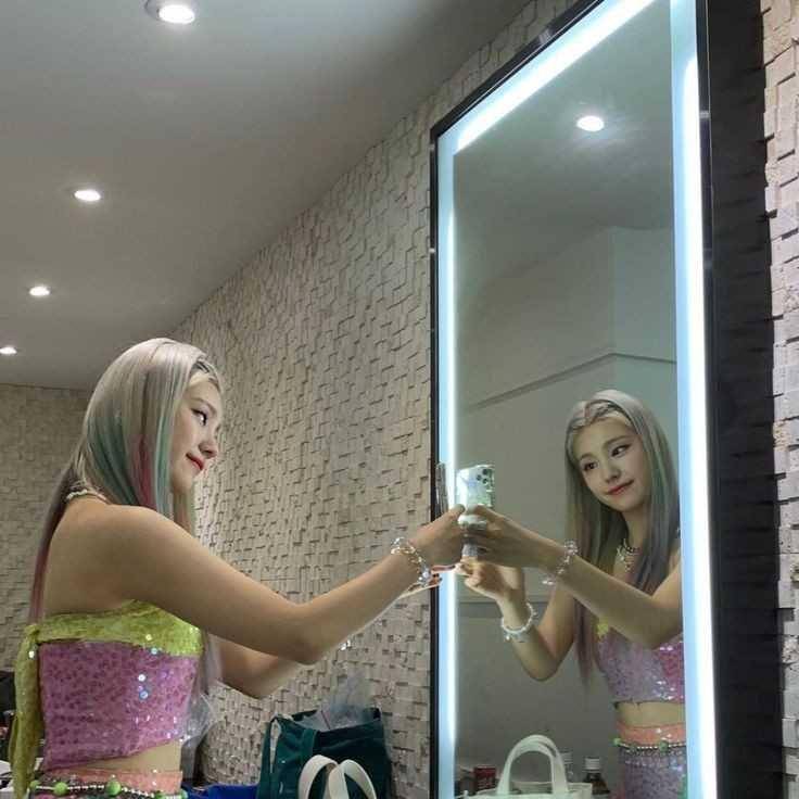 instagram.com/itzy.all.in.us