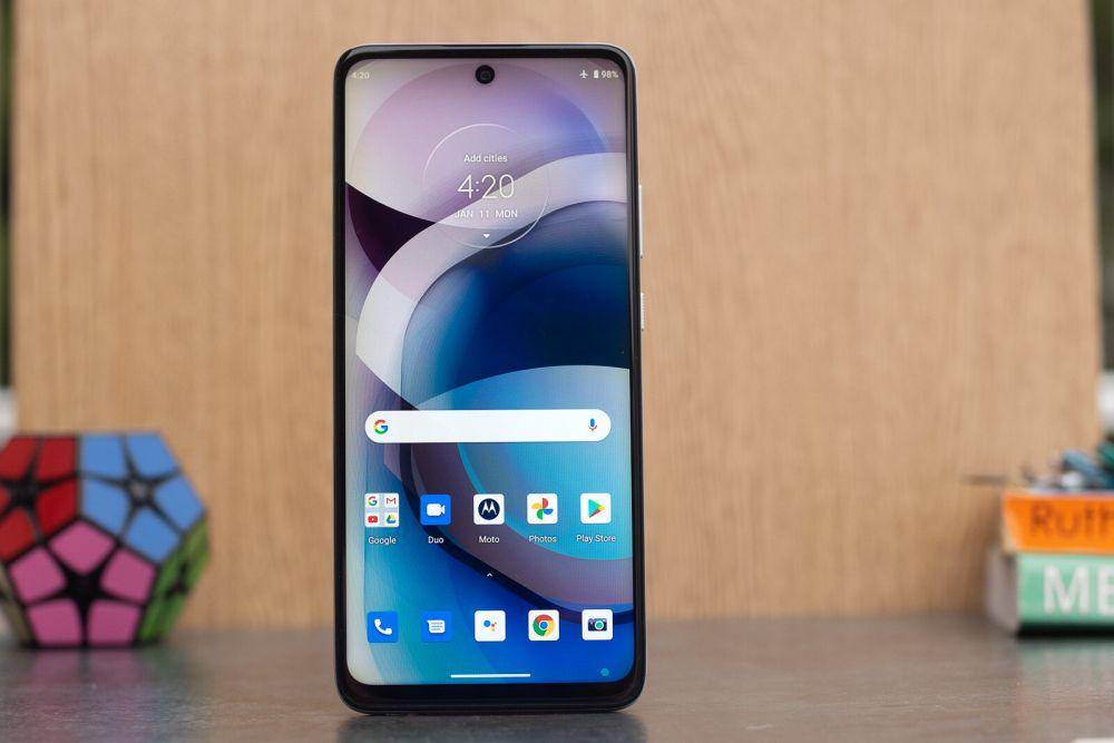 phonearena.com
