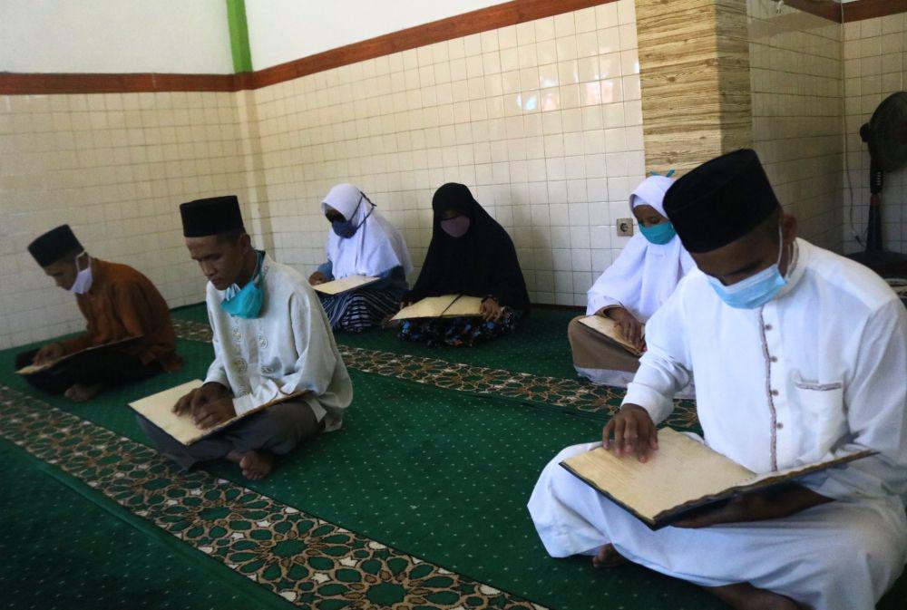 Melihat Aktivitas Disabilitas Netra Jalani Ibadah Saat Ramadan
