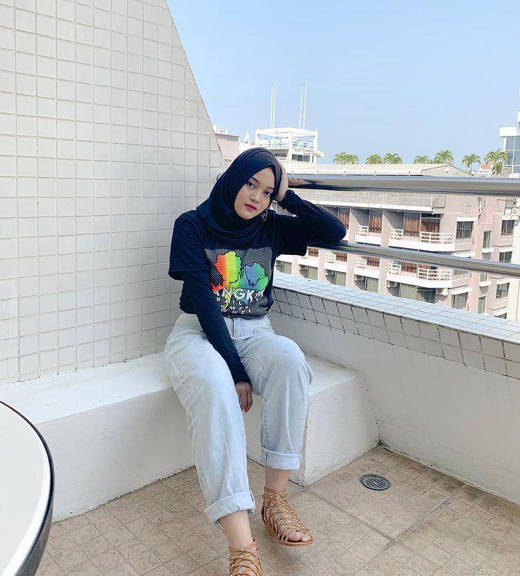 Instagram.com/putridelinaa/