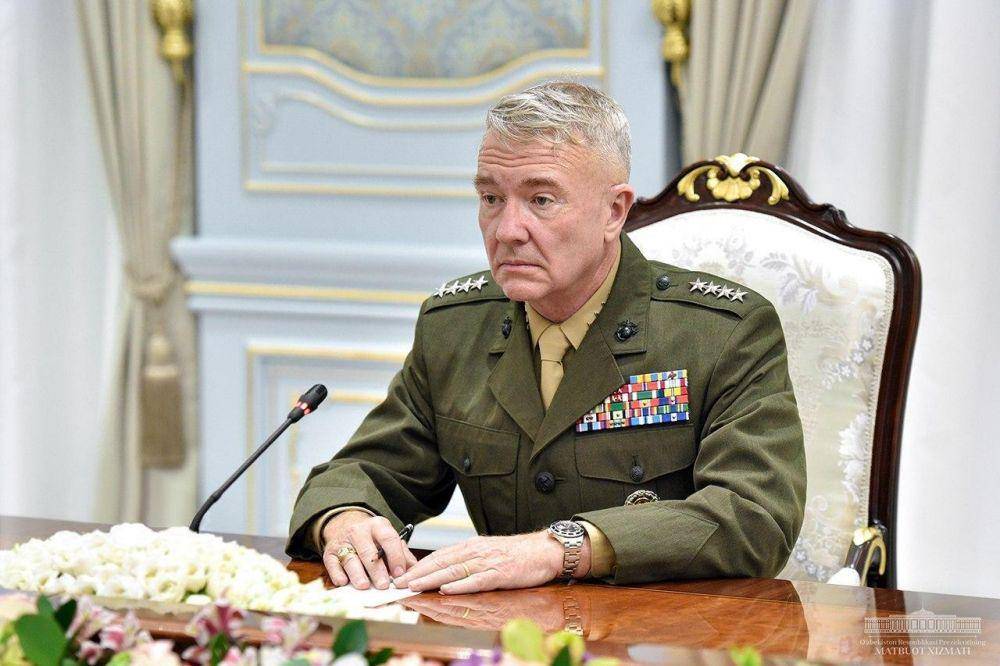 Komandan U.S Central Command, Jenderal Frank McKenzie. twitter.com/president_uz