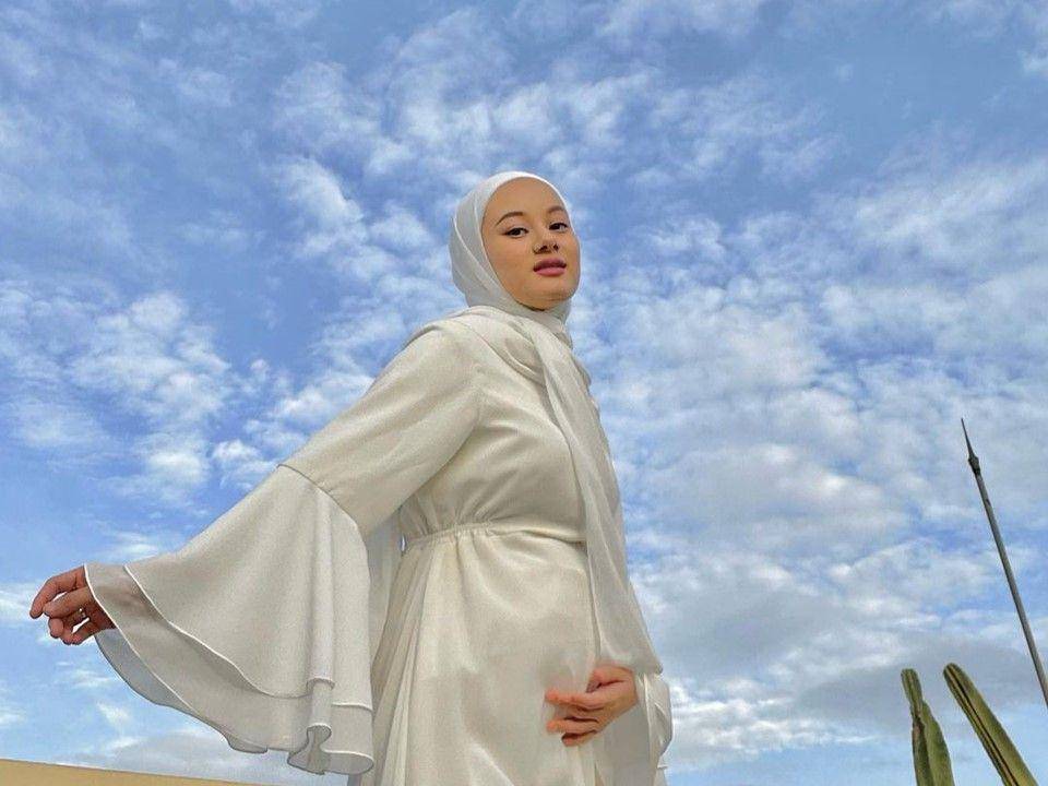 instagram.com/dindahw