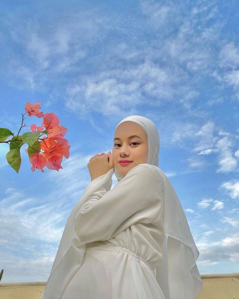instagram.com/dindahw