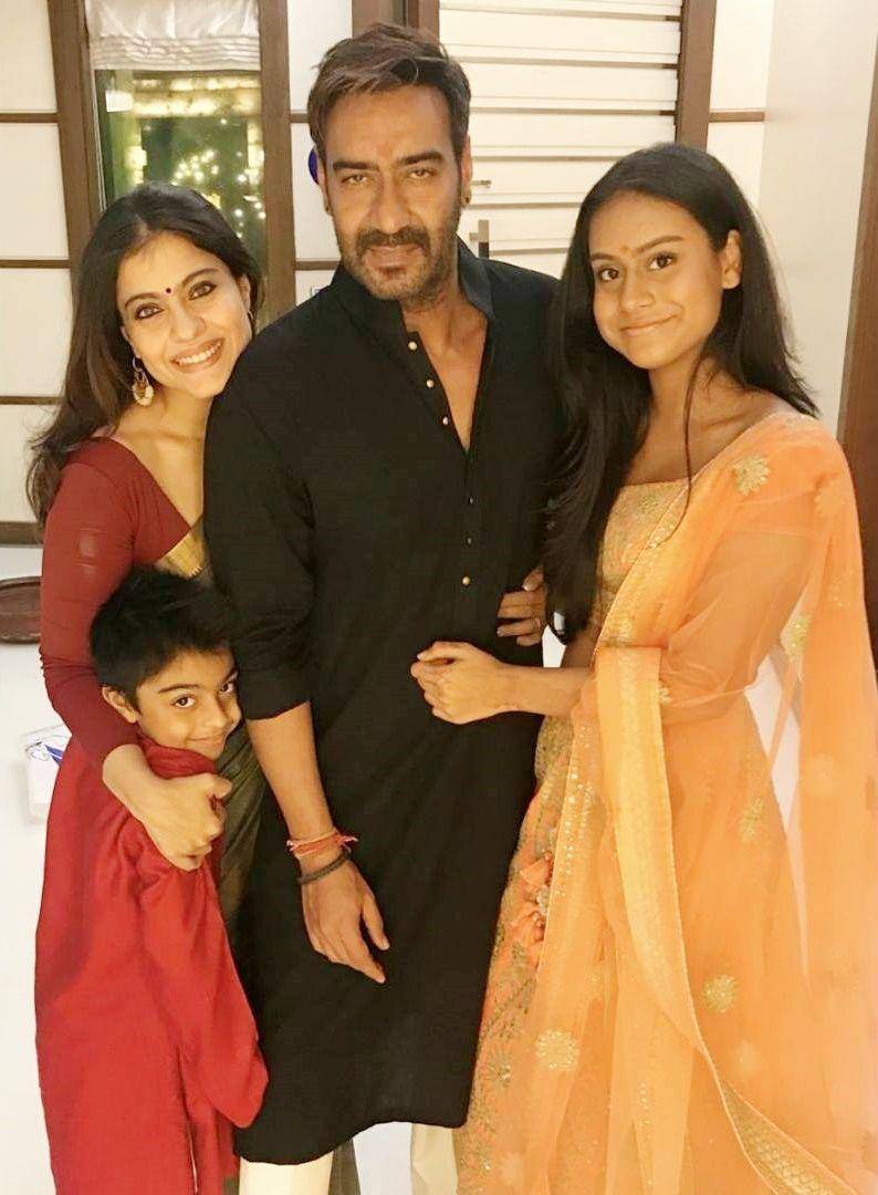 Kajol dan keluarga (instagram.com/kajol)